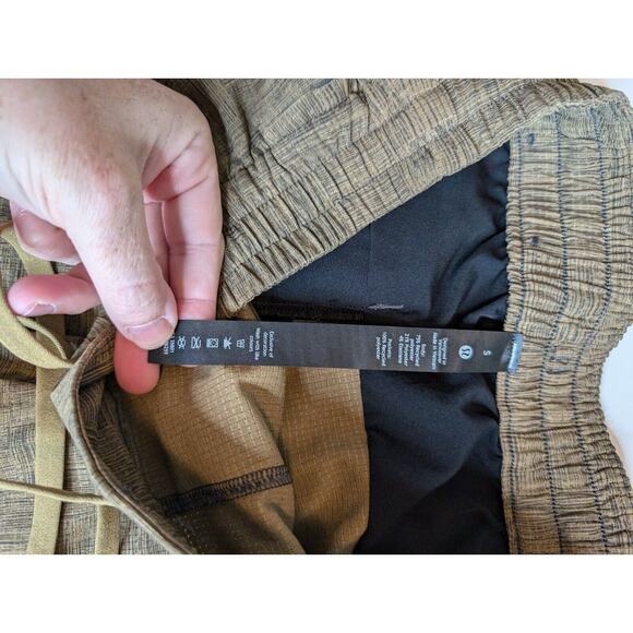 Lululemon Bowline Short 8" WovenAirSize Small - Picture 4 of 11